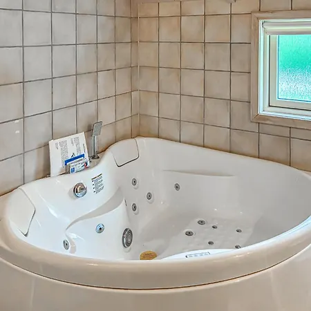 Tatil Evi 3 Bedroom Stunning In Idestrup Bøtø By