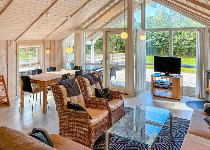 3 Bedroom Stunning In Idestrup Bøtø By