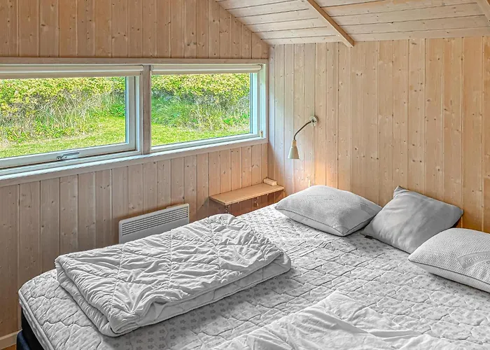 3 Bedroom Stunning In Idestrup Hébergement de vacances