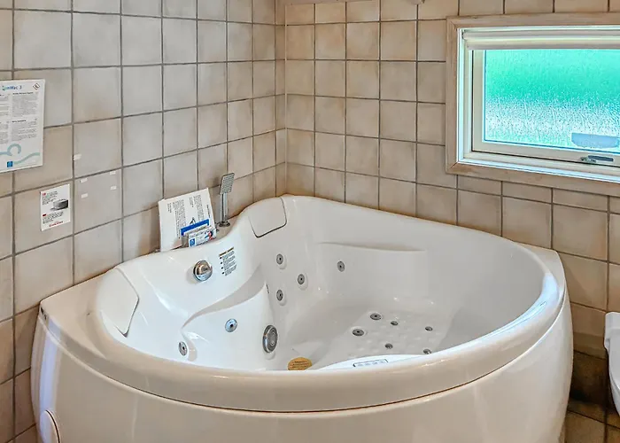 Hébergement de vacances 3 Bedroom Stunning In Idestrup Bøtø By